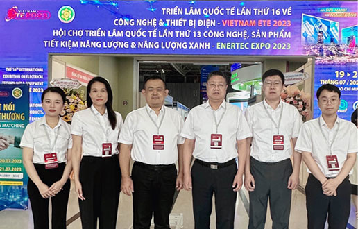 海阔天高 ，，，，，“颐越”千里